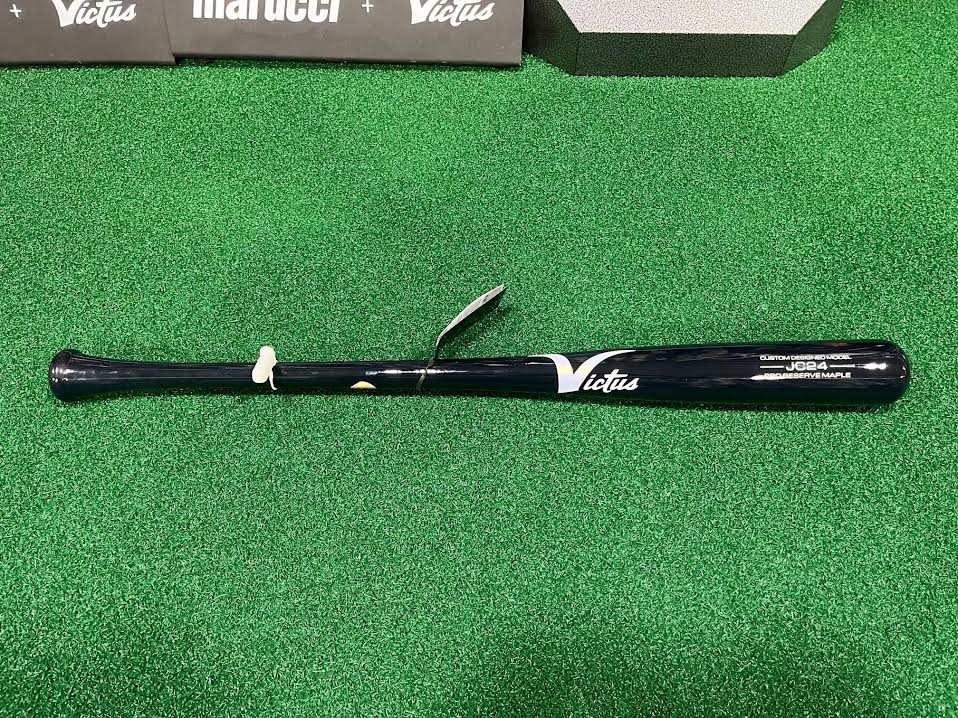 Victus JC24 Dealer's Choice Maple Pro Reserve Wood Bat: VRWMJC24-DC