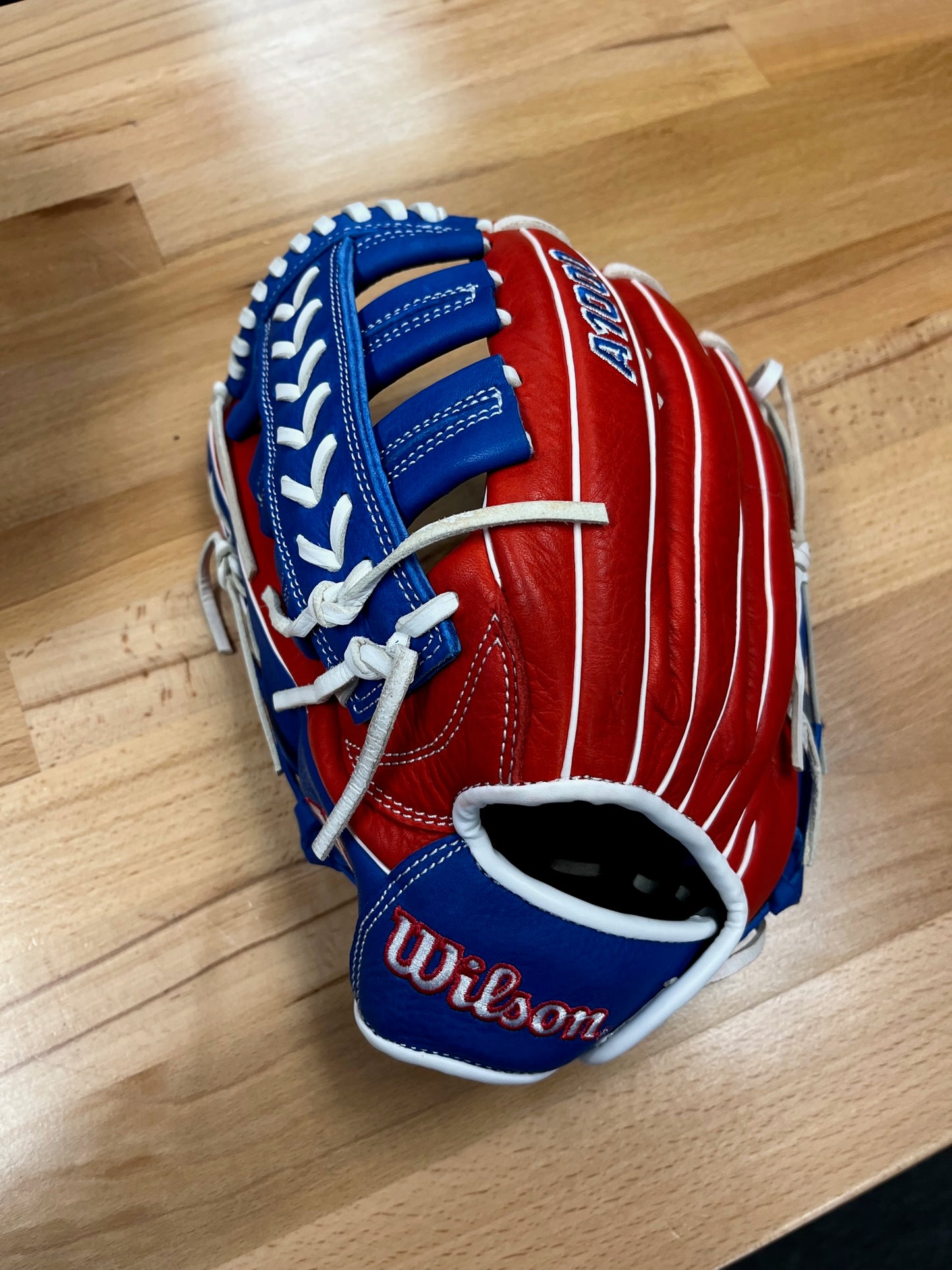 Wilson 2022 A1000 PF1892 RWB 12.25" GLOVE: WBW1008401225