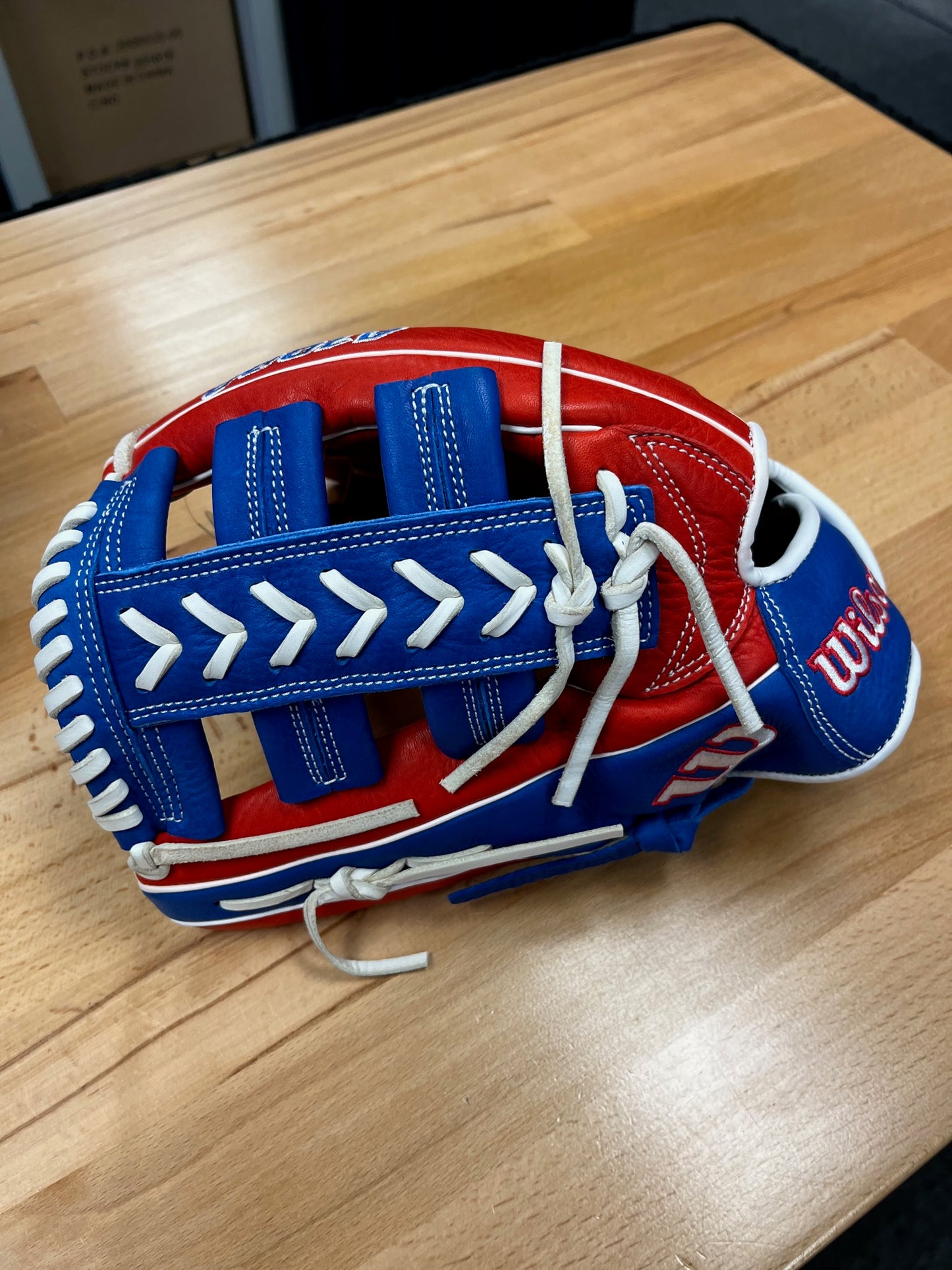 Wilson 2022 A1000 PF1892 RWB 12.25" GLOVE: WBW1008401225