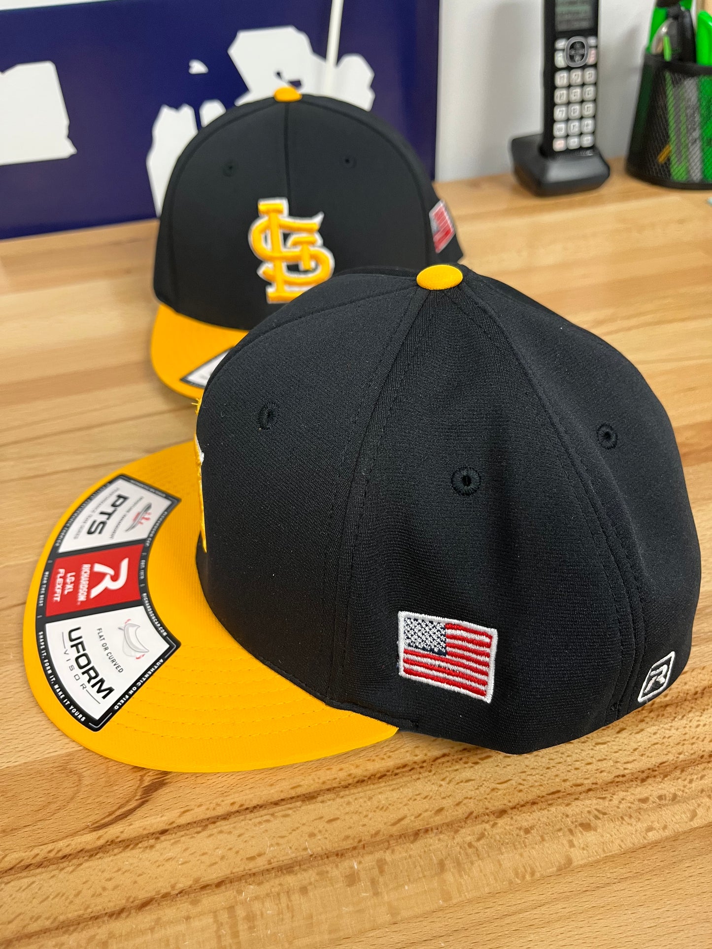 Richardson PTS 20 "STL" HAT - Black N' Gold