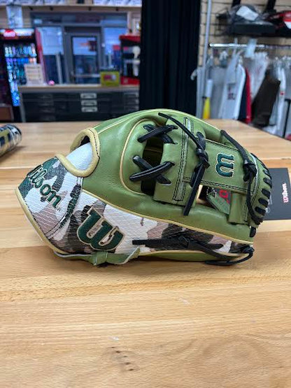 Wilson - 2023 NOVEMBER GOTM A2000 1975 "MILITARY HONOR" 11.75" Baseball Glove: WBW1016901175