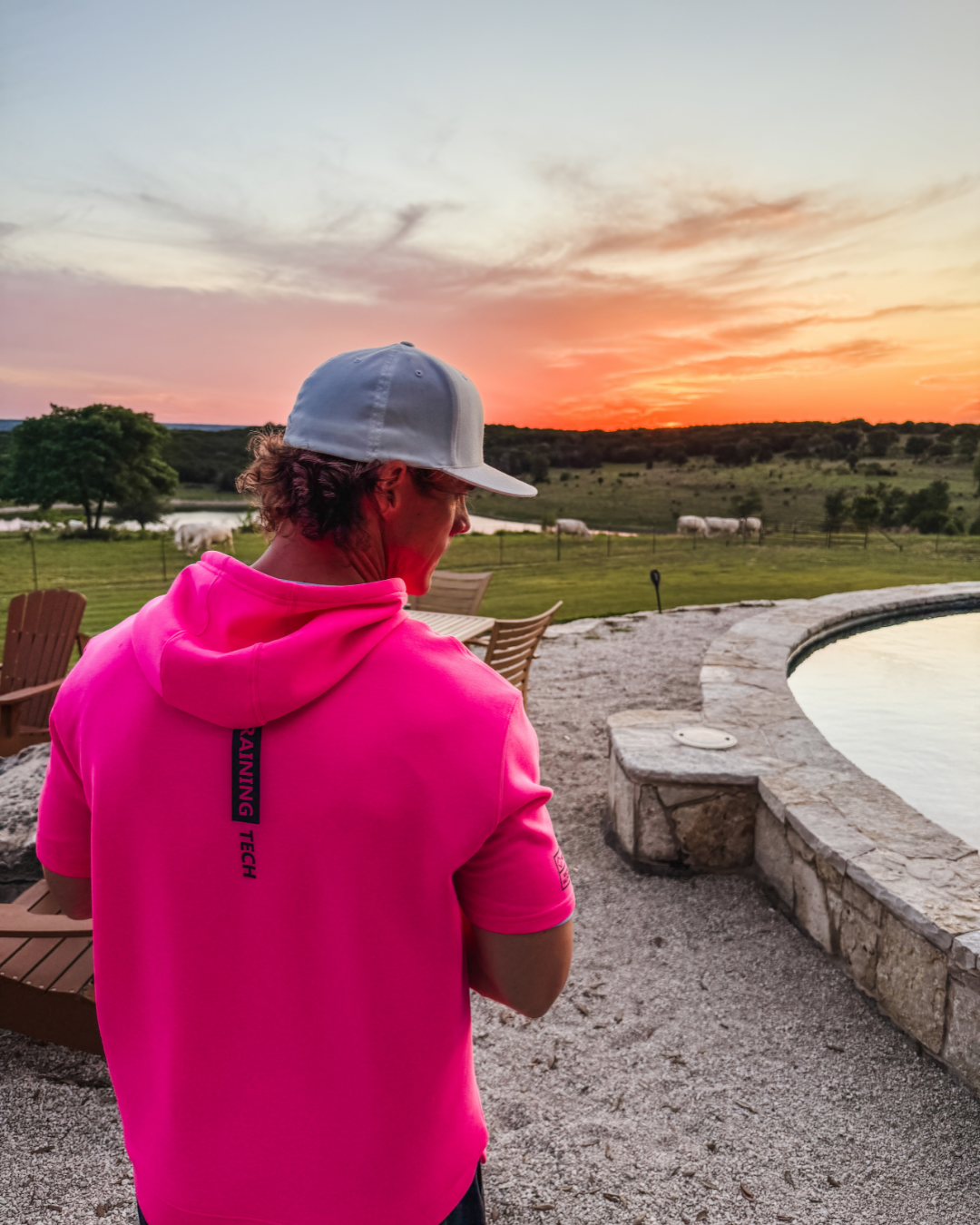 Short-Sleeve Hoodie - 643 Box Electric Pink V2