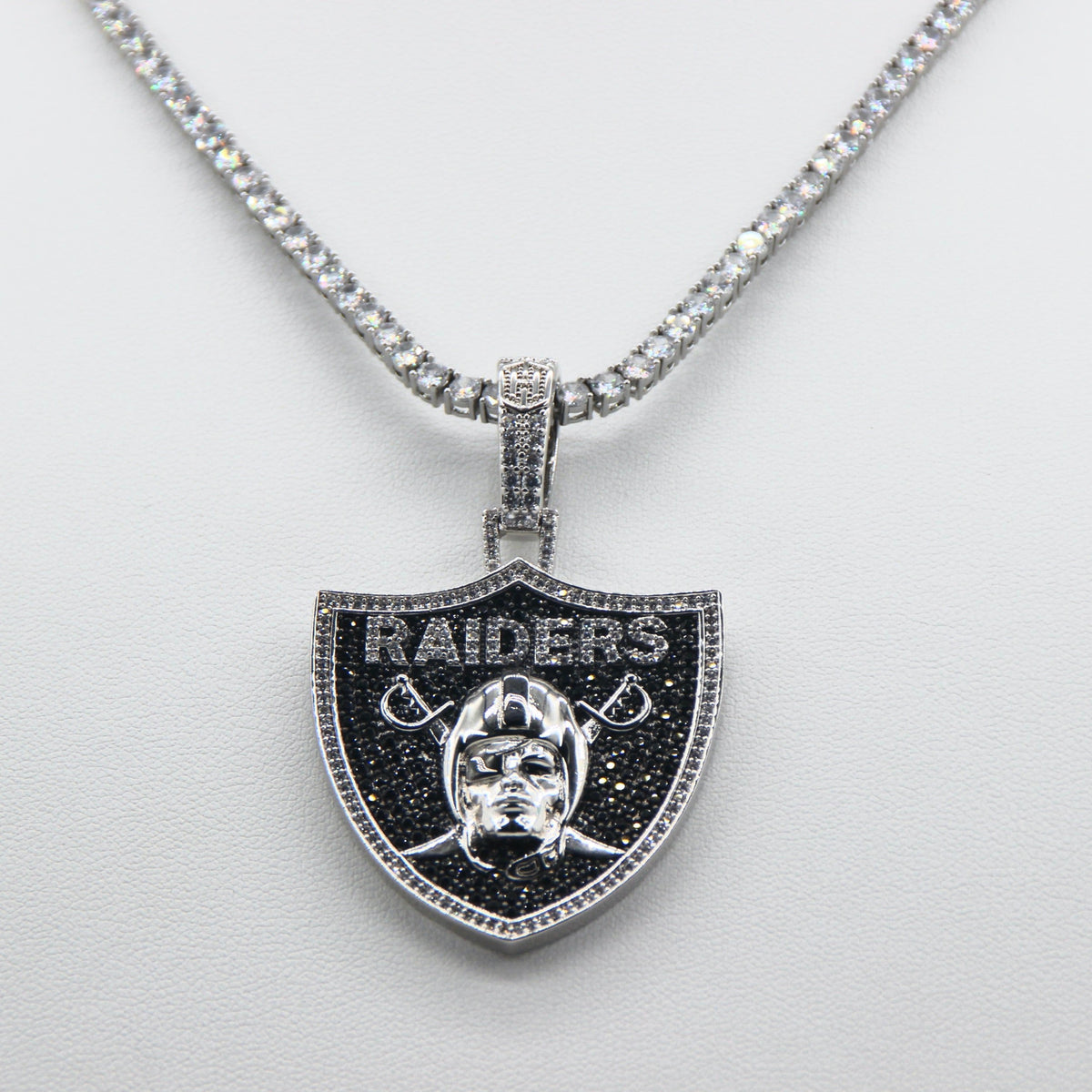 Las Vegas Emblem Pendant Necklace – Perfect Gift for True Las Vegas Fans