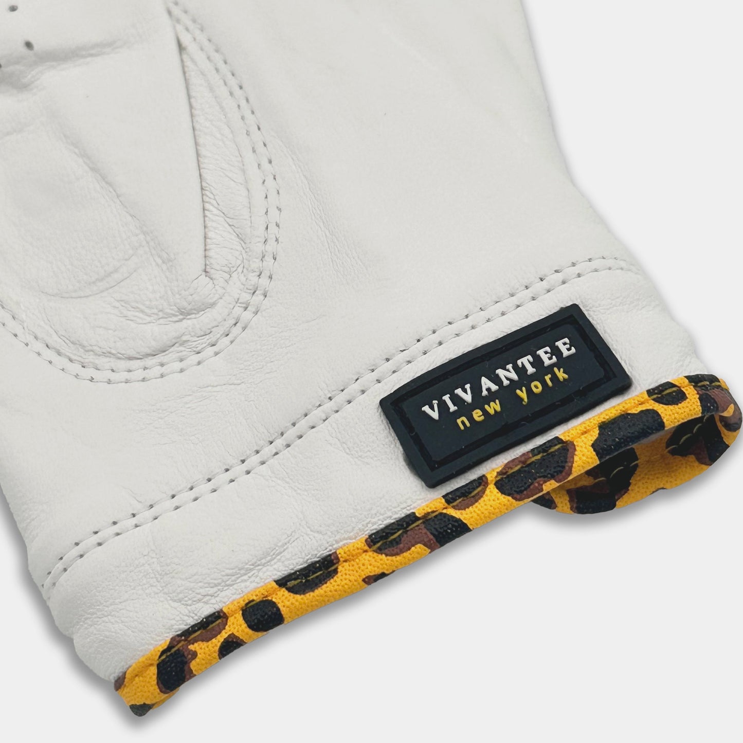 Chelsea Cheetah | Men's White Golf Glove