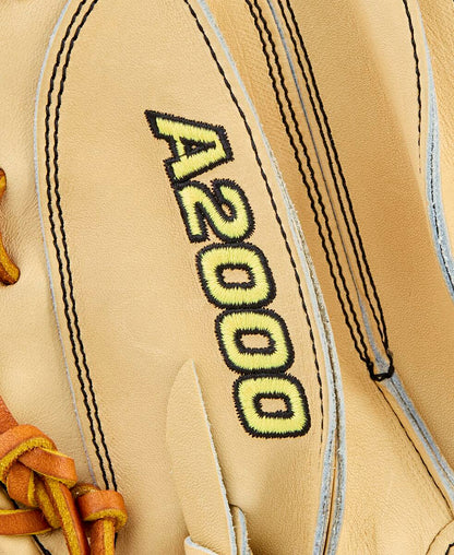 Wilson 2026 A2000 Classic PF33 33.00" Catcher's Mitt WBW10412733