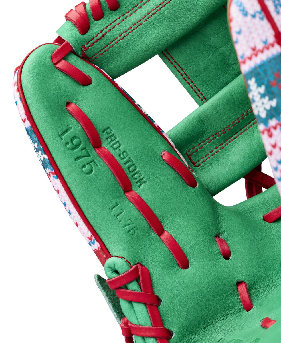 Wilson 2025 December GOTM A2000 1975 11.75" Baseball Glove: WBW1042211175