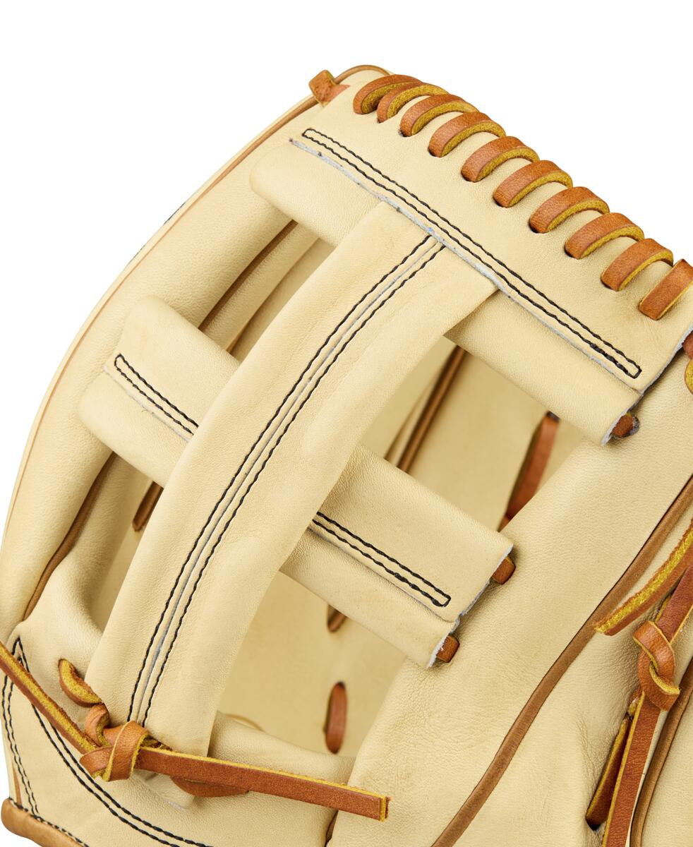 Wilson 2026 A2000 Classic EL3 11.75" Baseball Glove WBW1041141175