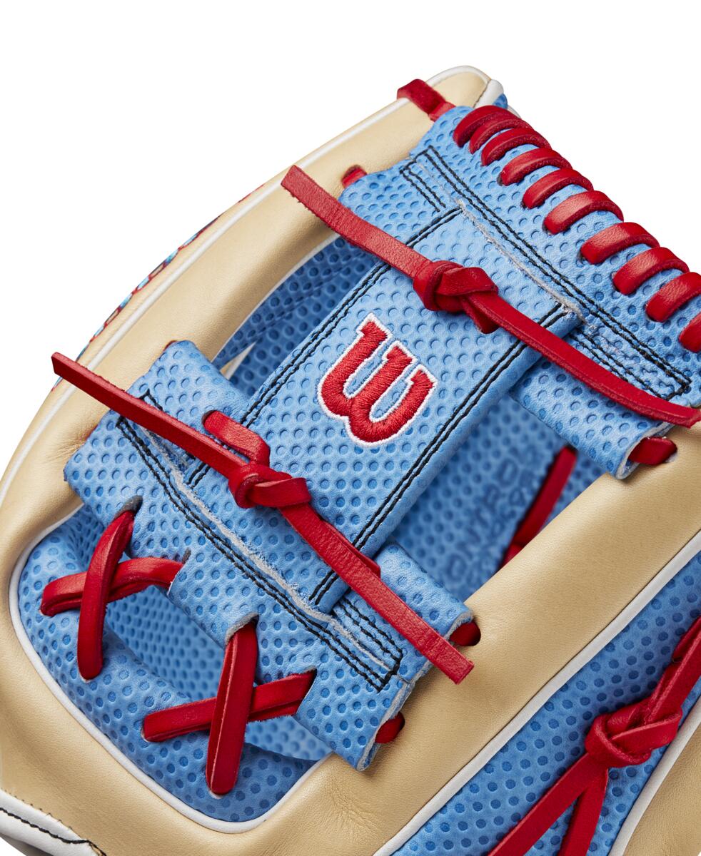 Wilson 2024 Fall A2000 1975 Blonde/Sky Blue 11.75" Baseball Glove WBW1022681175