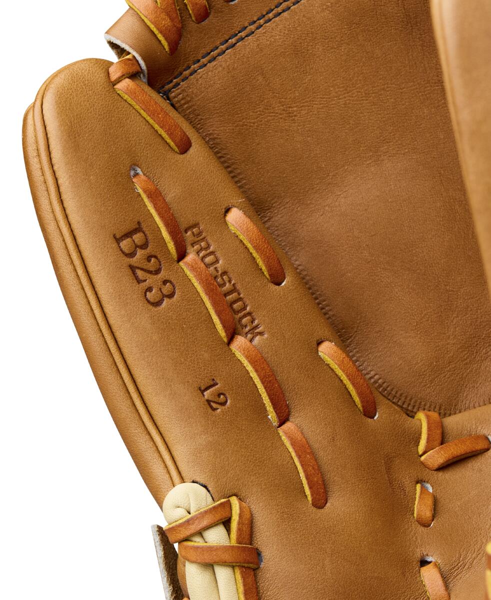 Wilson 2026 A2000 Classic B23 12.00" Baseball Glove WBW10411712