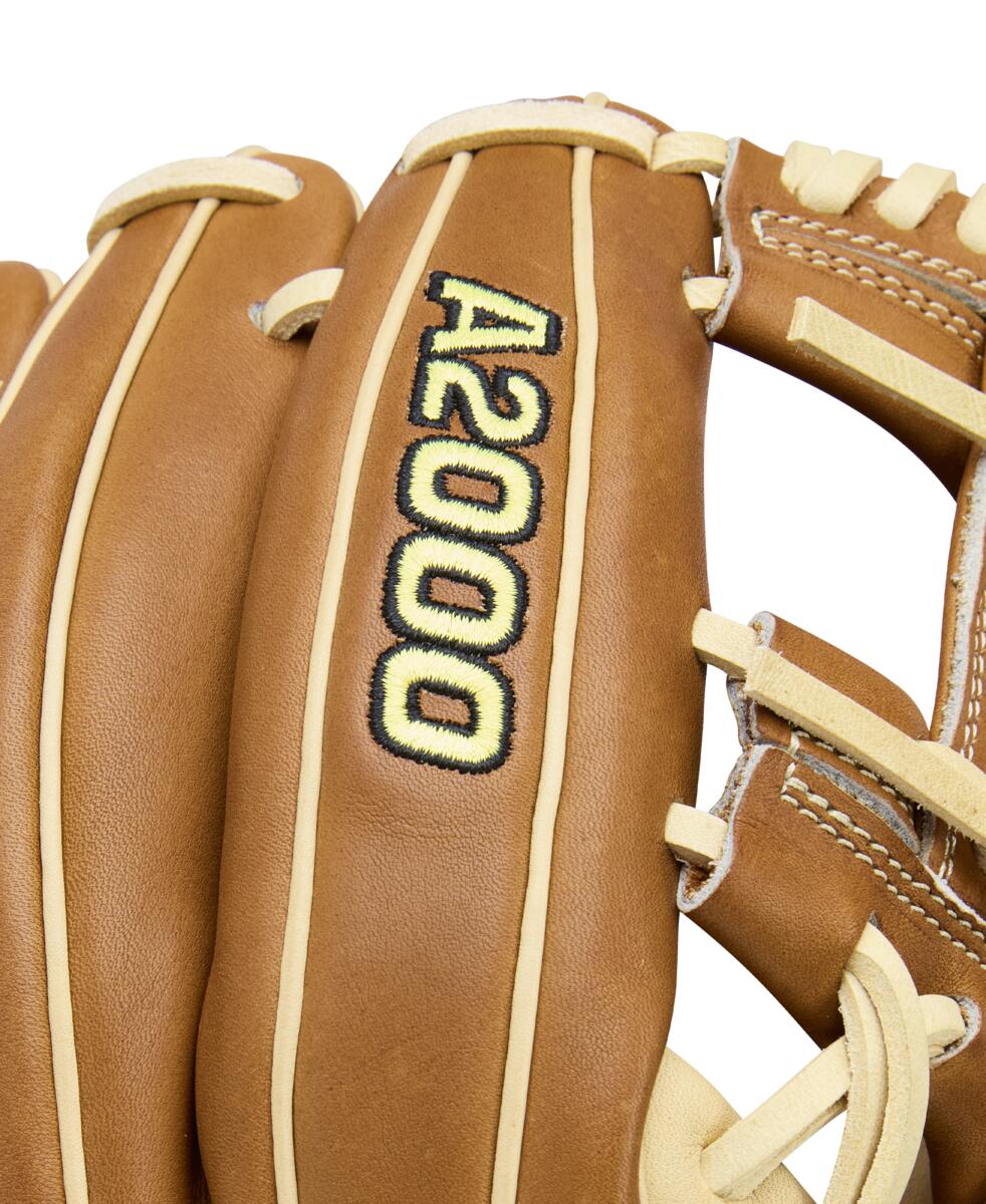 Wilson 2026 A2000 Classic 1975 11.75" Baseball Glove WBW1041131175