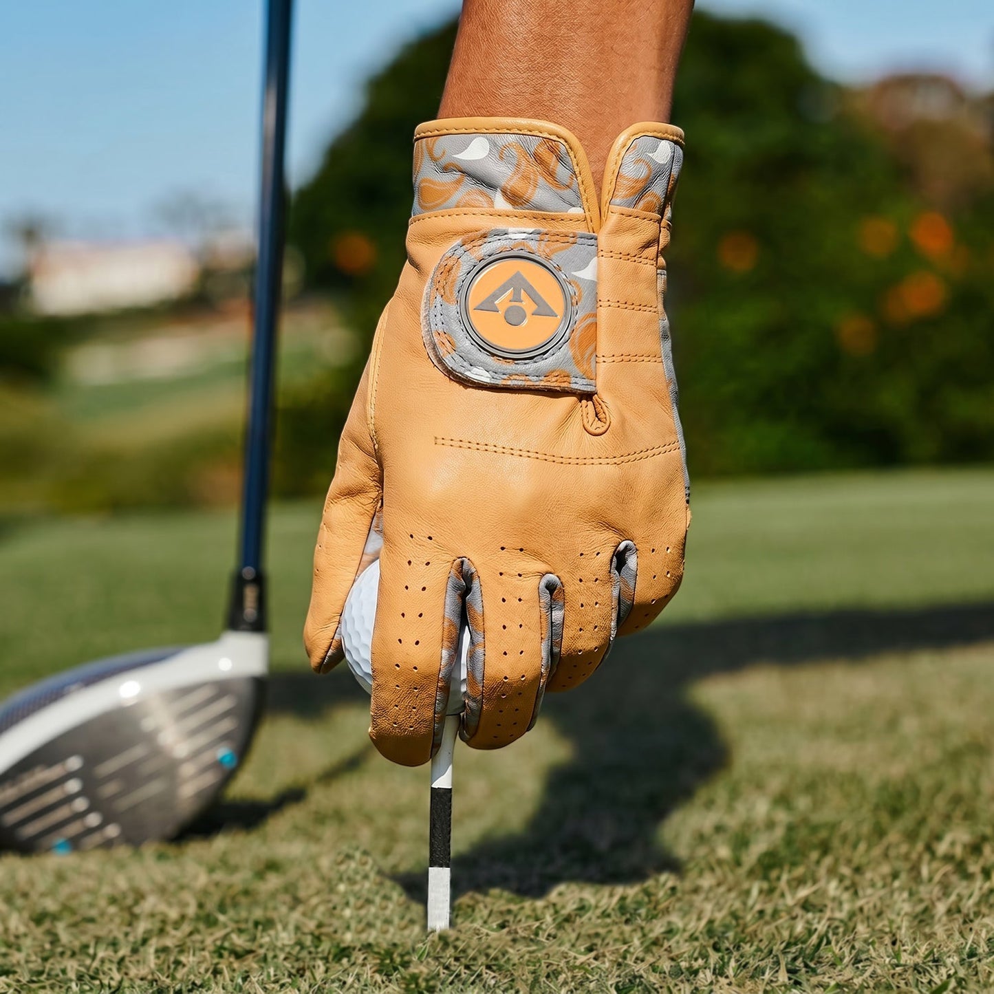 Park Paisley | Women's Gold Golf Glove